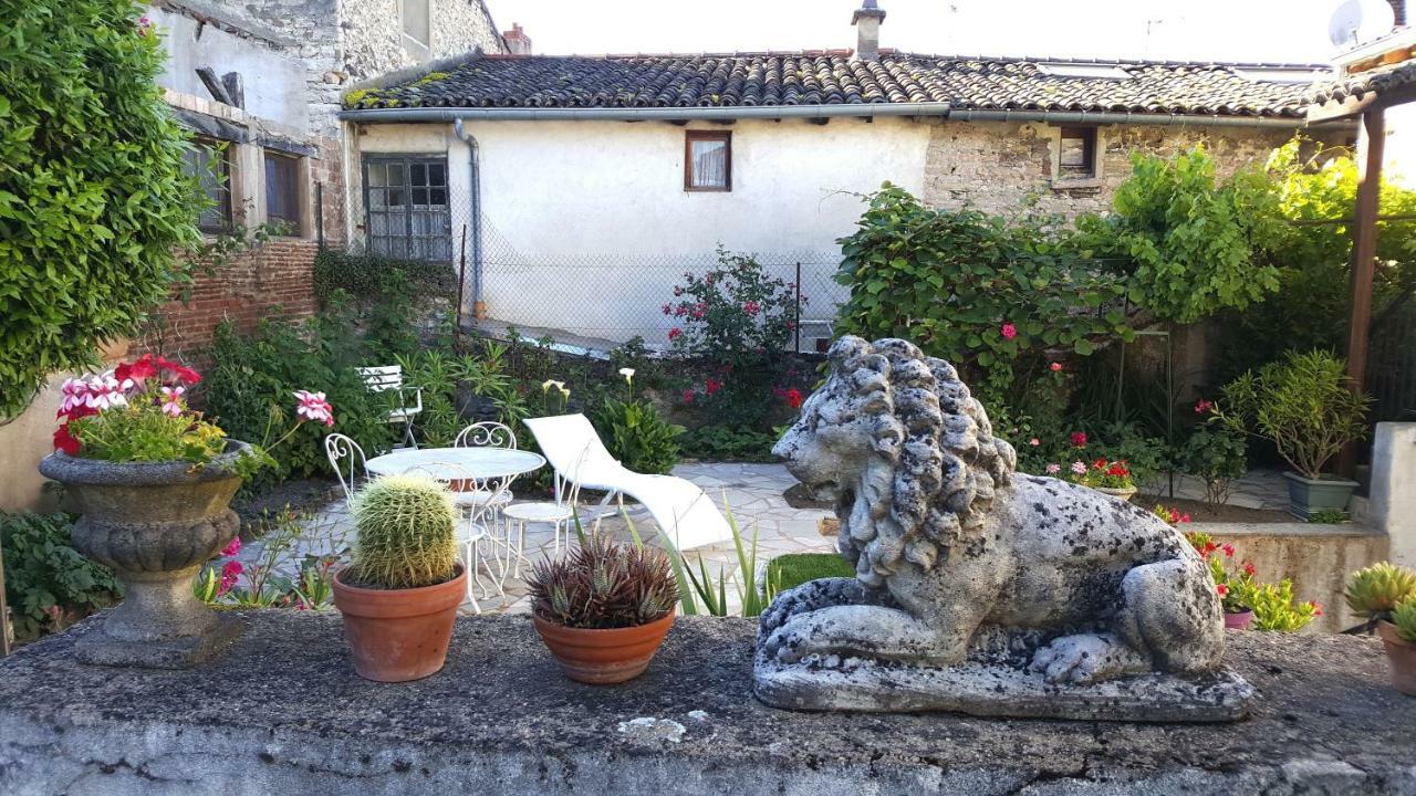 Tournus Belle Maison Vue Sur Saone Exterior photo