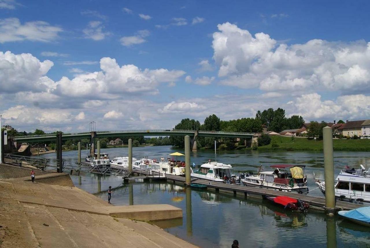Tournus Belle Maison Vue Sur Saone Exterior photo